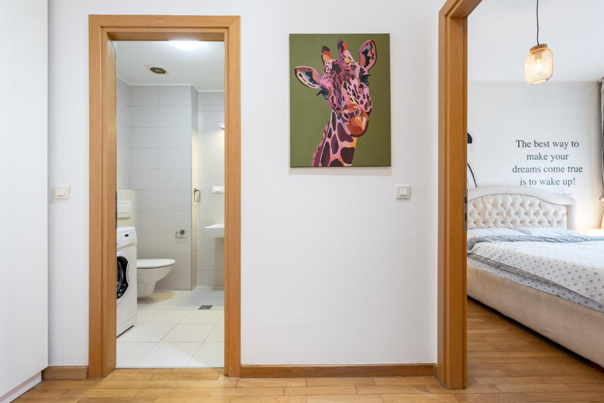Lazynest - Modern Apartment With Parking & Balcony Boekarest Buitenkant foto