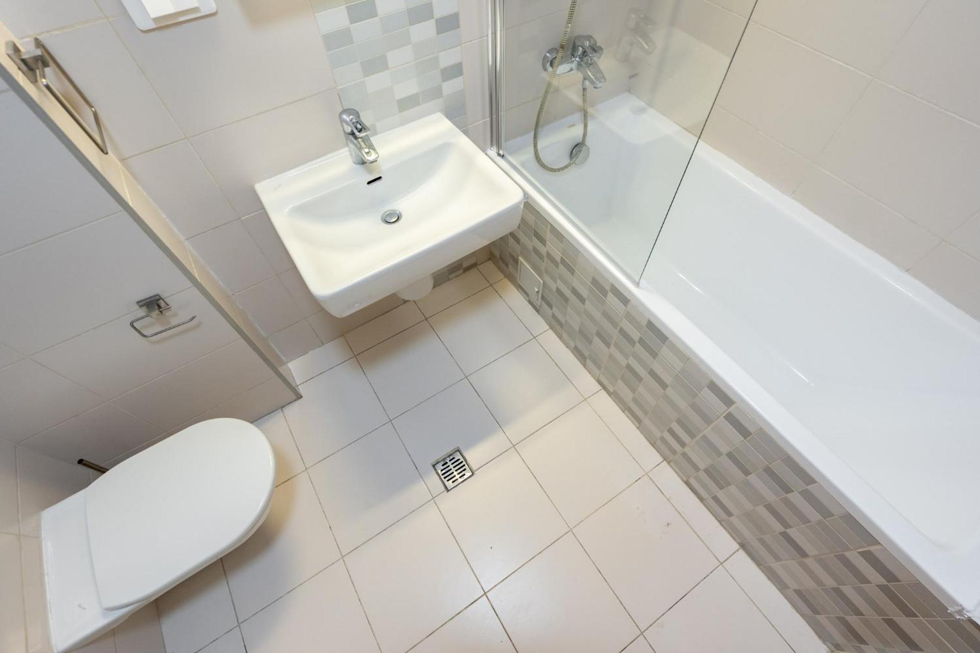 Lazynest - Modern Apartment With Parking & Balcony Boekarest Buitenkant foto