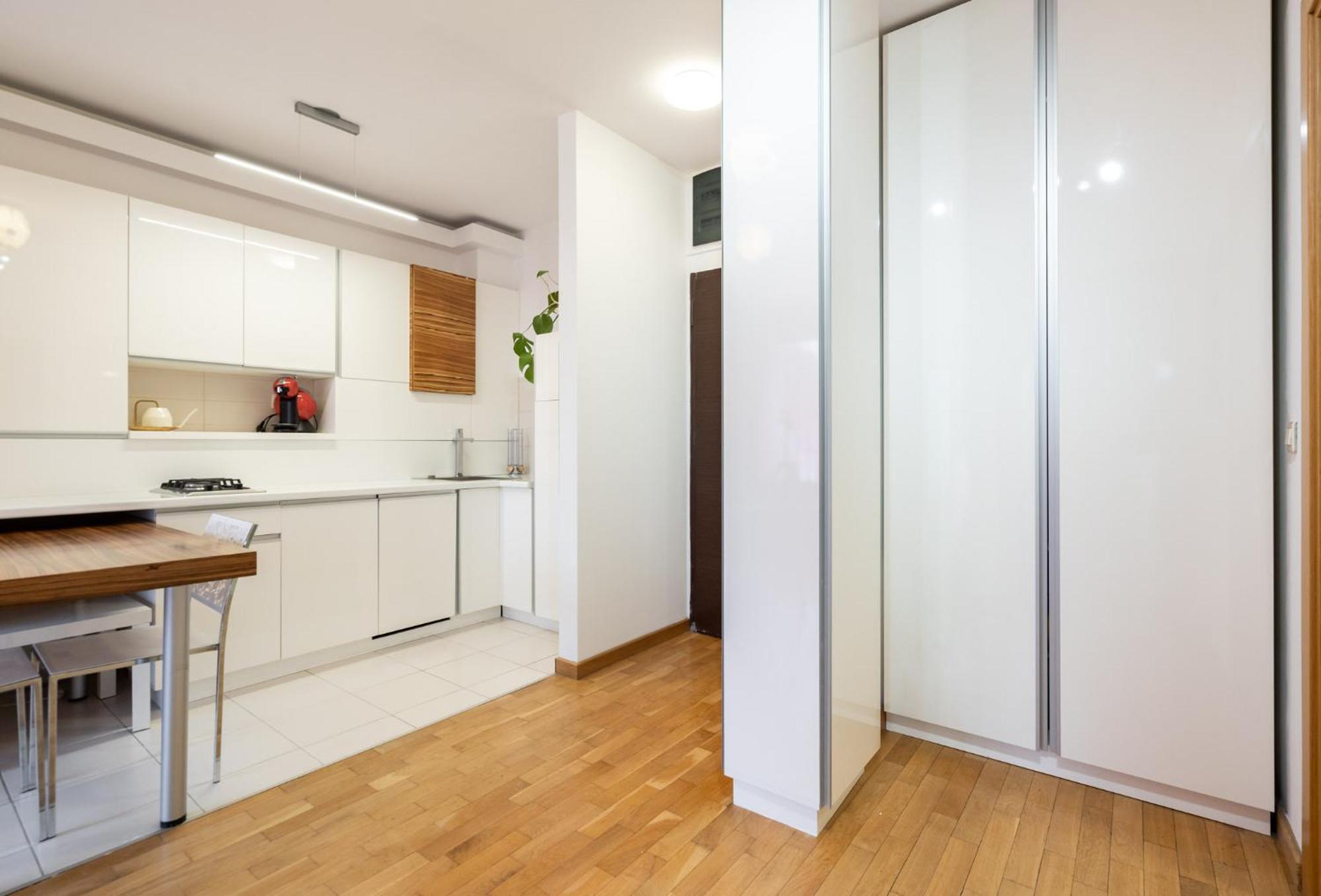 Lazynest - Modern Apartment With Parking & Balcony Boekarest Buitenkant foto