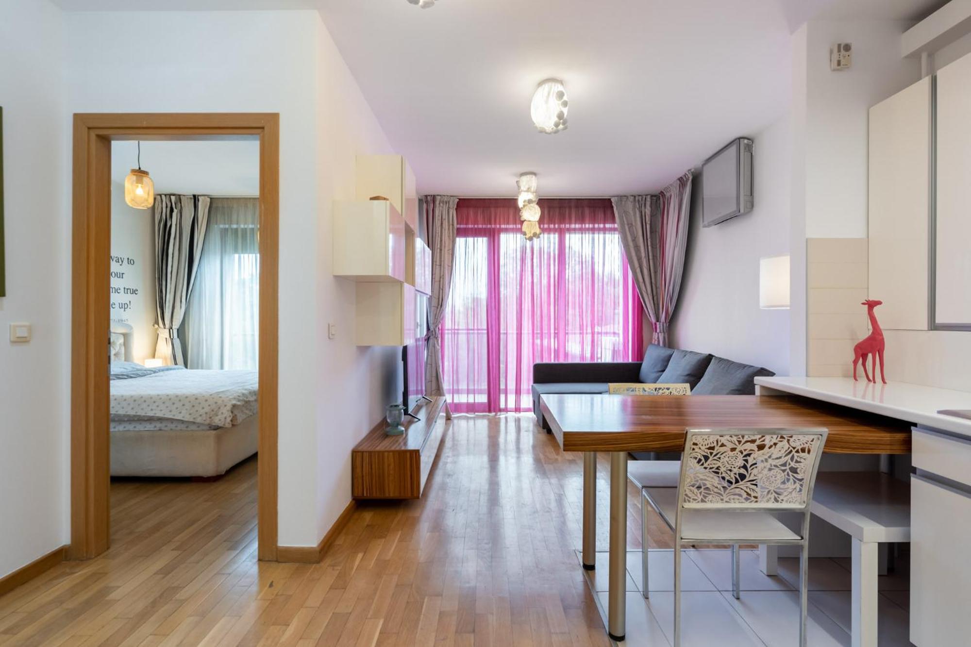 Lazynest - Modern Apartment With Parking & Balcony Boekarest Buitenkant foto